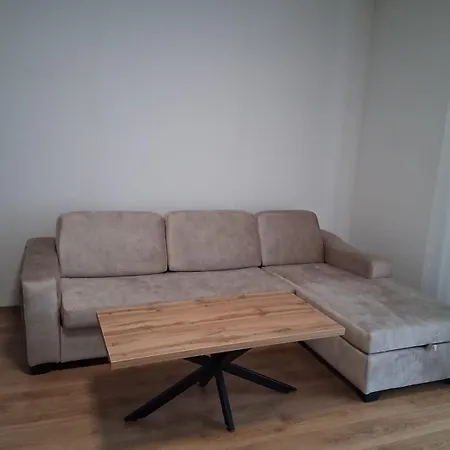 Juric דירה פוסושיה